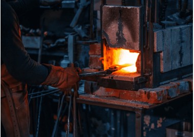 Metody hartowania i ulepszania stali na noże